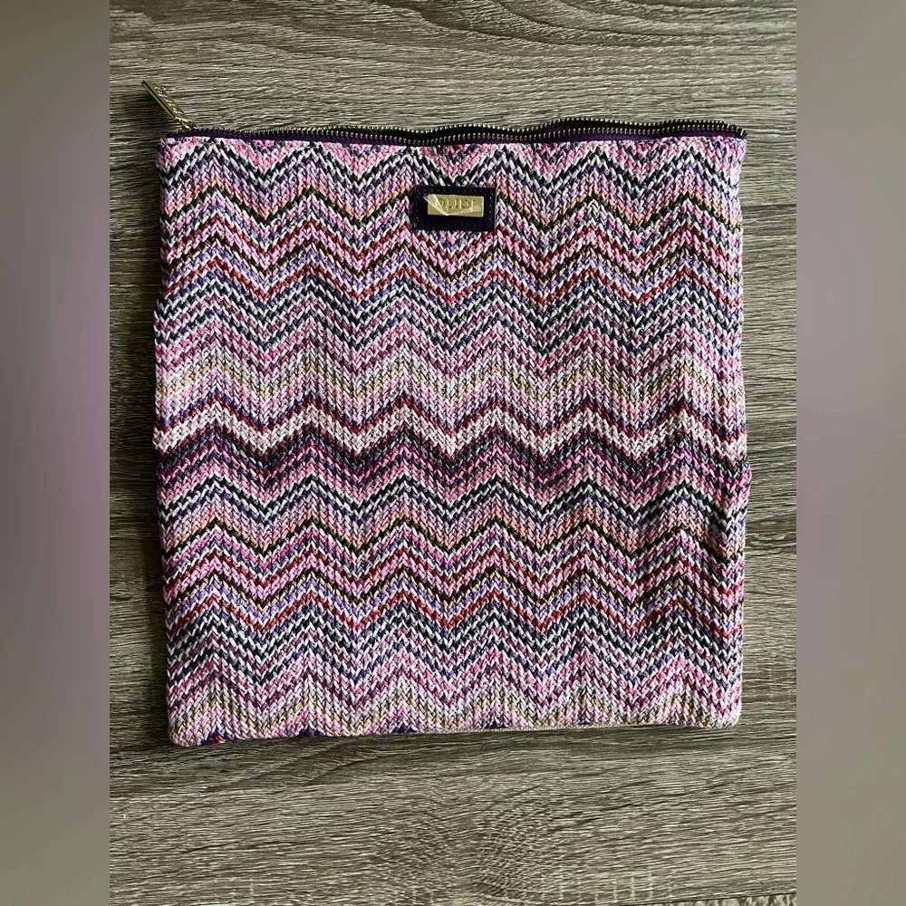 BUNDLE Tarte Amazon Escape Cheek Palette Eyeshadow Pouch